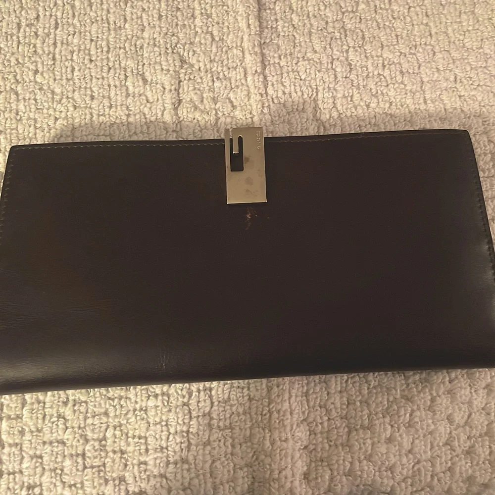 Vintage Gucci Long Leather Wallet - Picture 2 of 15